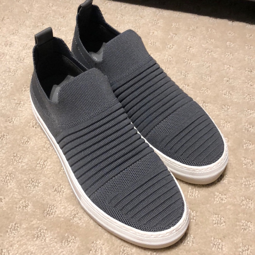 REPOSH Madden Girl Knit Sneakers